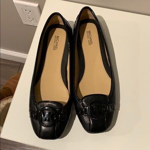 NWOT Michael Kors black Fulton flats